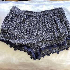 Girls cute Forever 21 shorts
